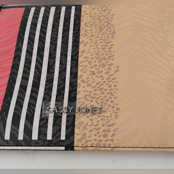 NWT Sassy Jones Red Clutch w/Tassel - Red Zanzibar - Picture 8 of 11